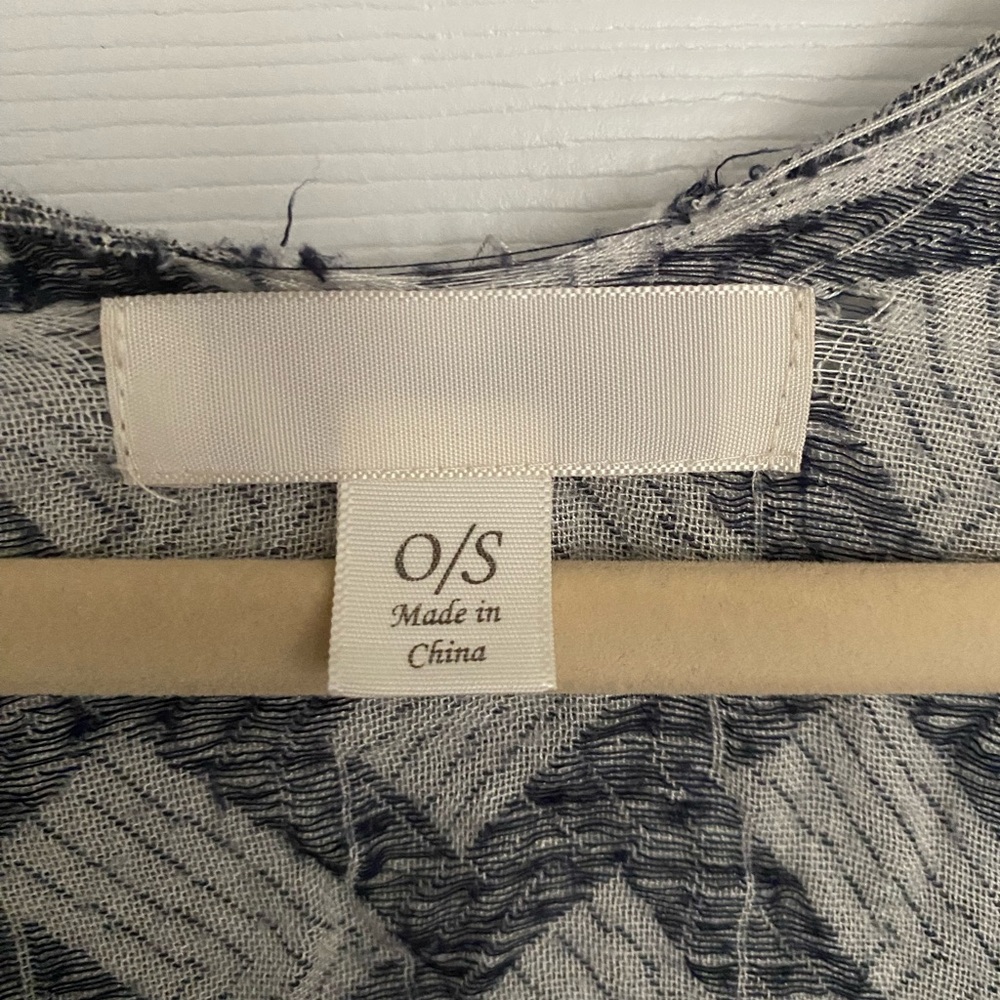 Patterned Gray Sweater - Picture 2 of 2